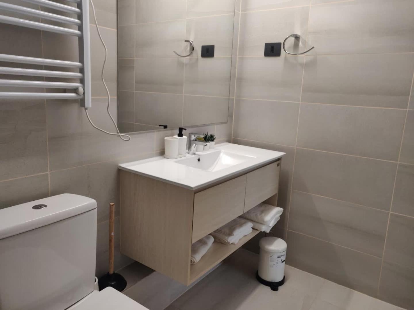 Urban Getaway Stylish 2br In Providencia *