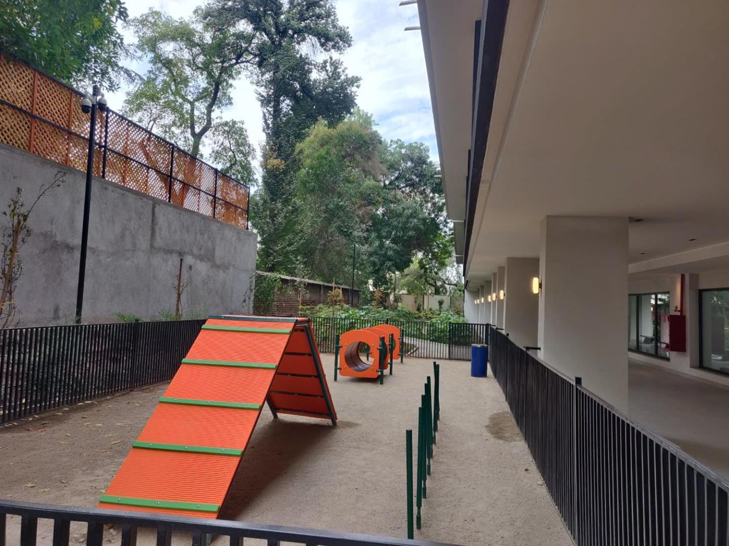 Urban Getaway Stylish 2br In Providencia